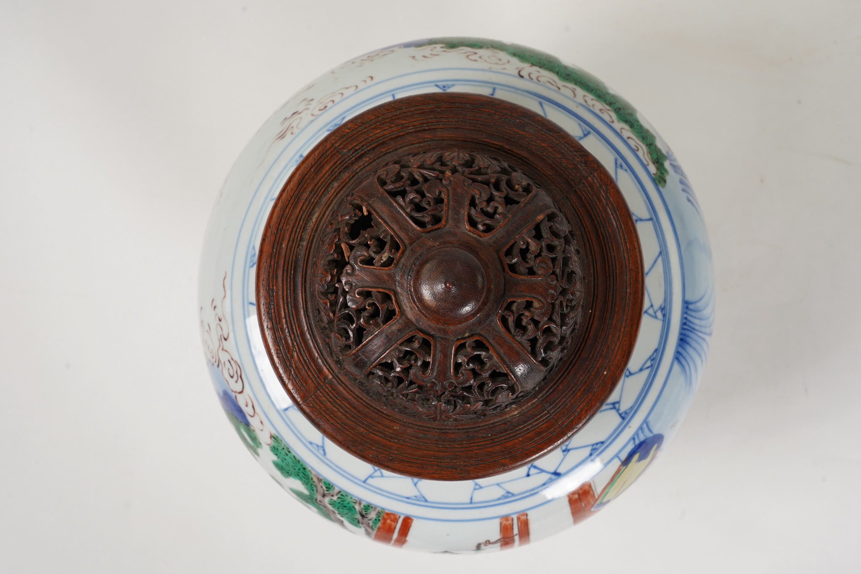 A Chinese wucai baluster jar, possibly Shunzhi / Kangxi period